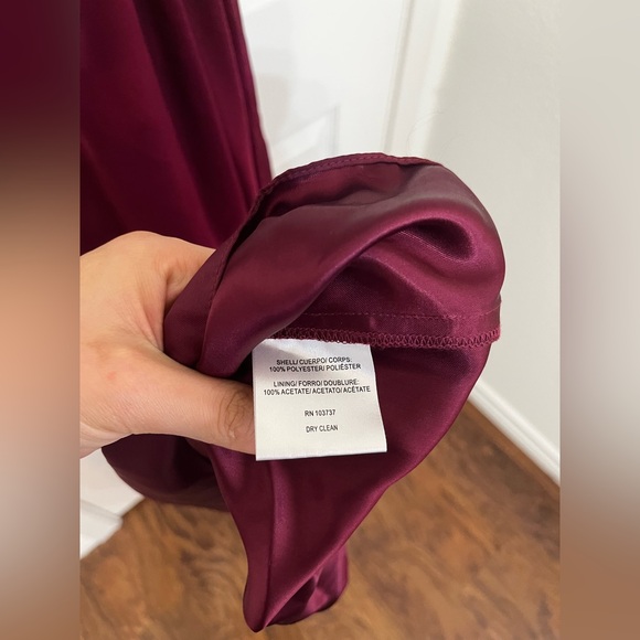 Donna Morgan Collection Maroon Evening Gown Size 2 - Picture 10 of 16